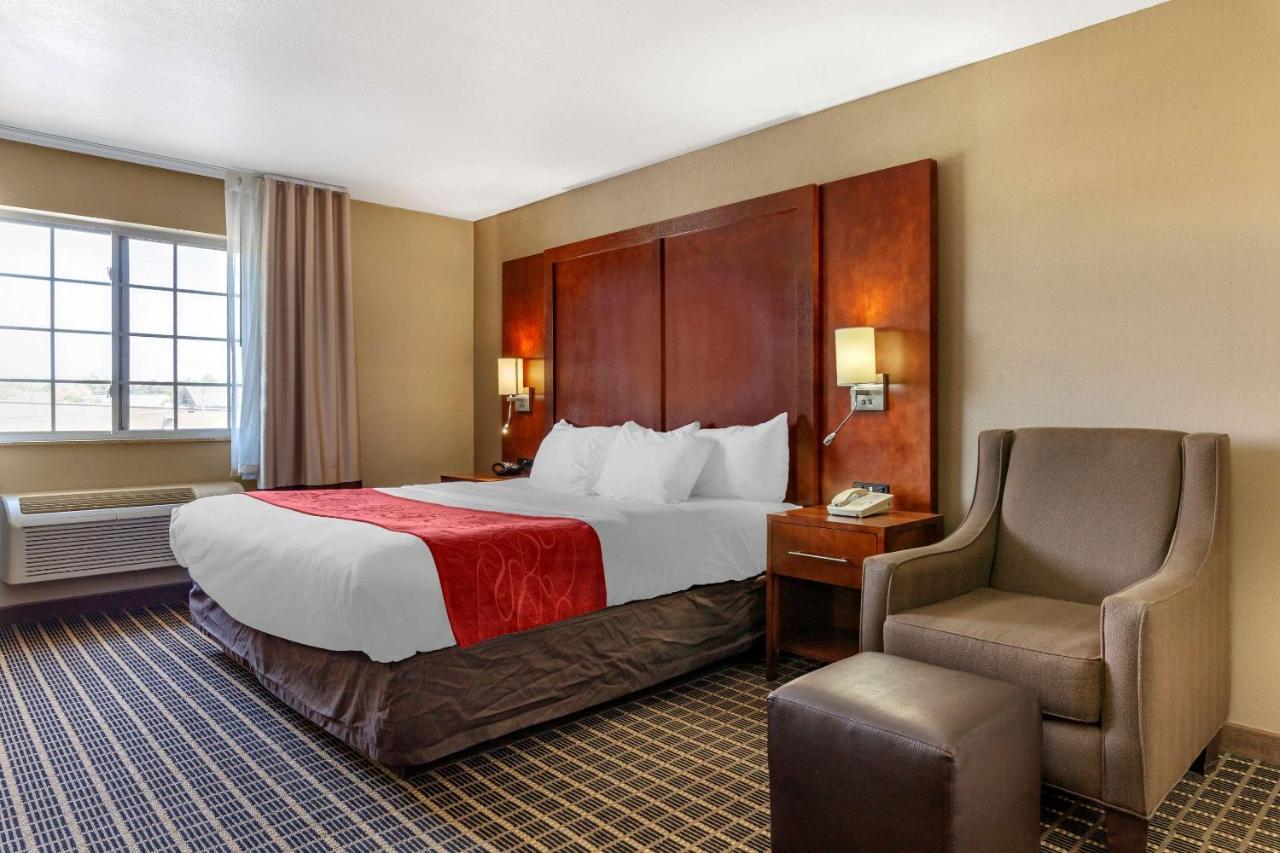Comfort Suites Delavan - Lake Geneva Area Exterior photo