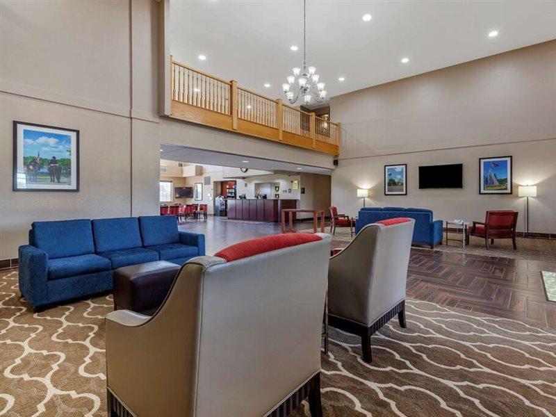 Comfort Suites Delavan - Lake Geneva Area Exterior photo