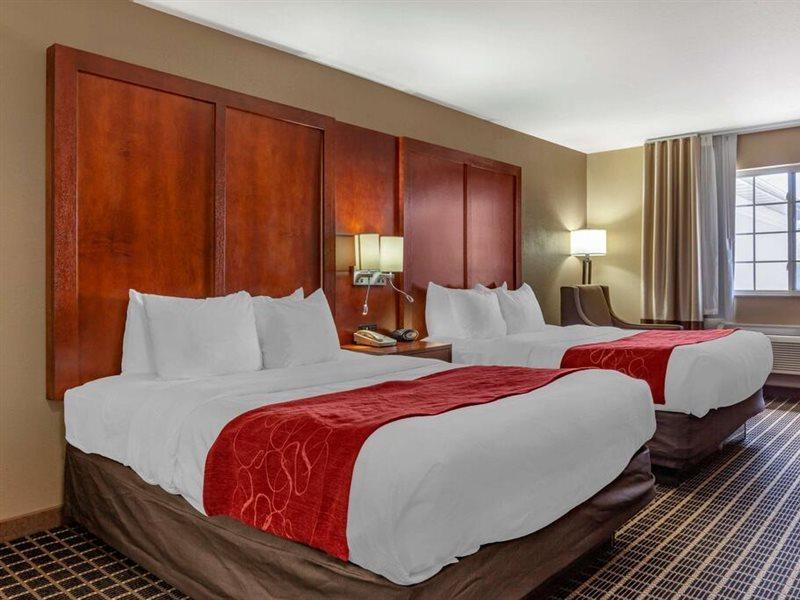 Comfort Suites Delavan - Lake Geneva Area Exterior photo