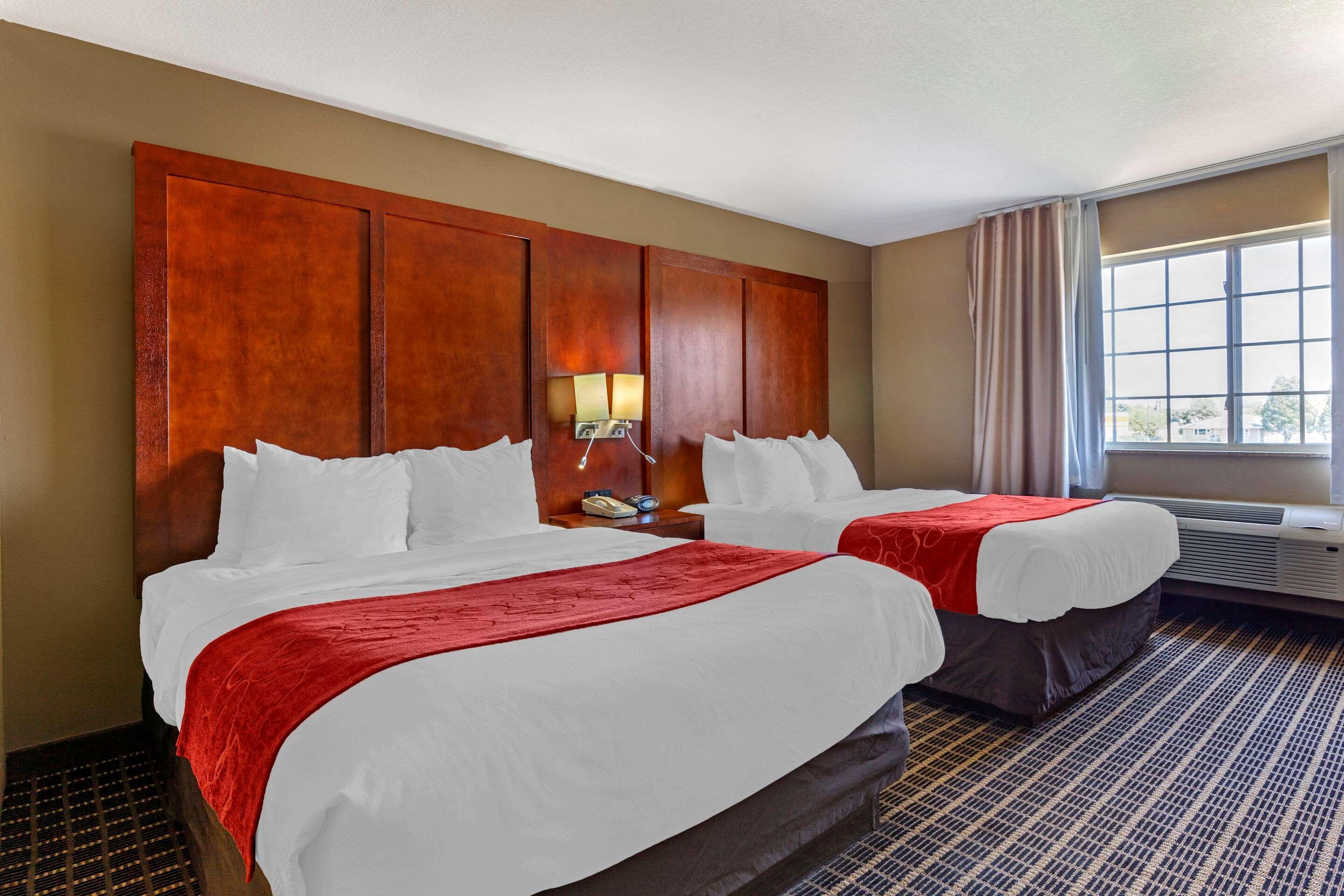 Comfort Suites Delavan - Lake Geneva Area Exterior photo