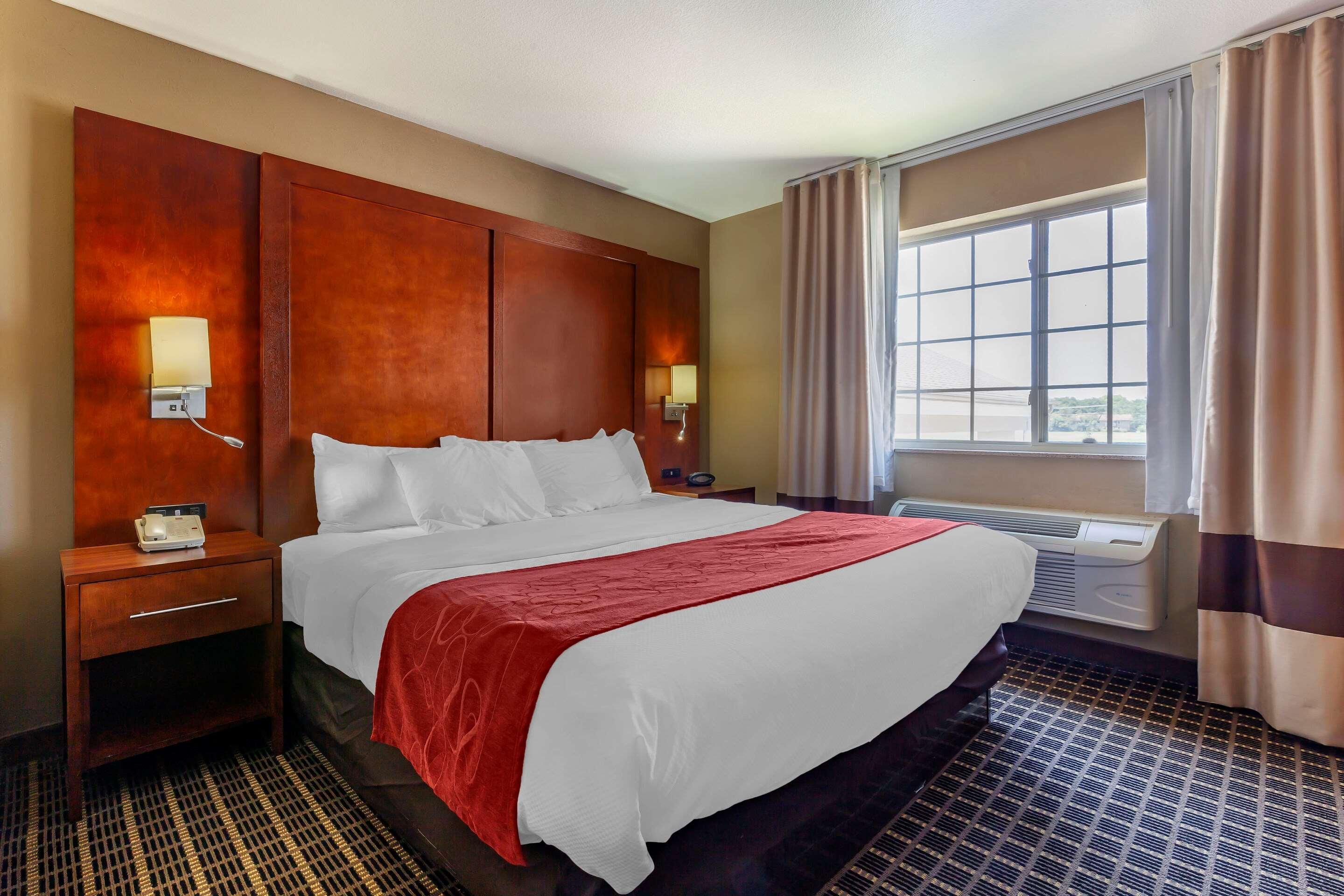 Comfort Suites Delavan - Lake Geneva Area Exterior photo