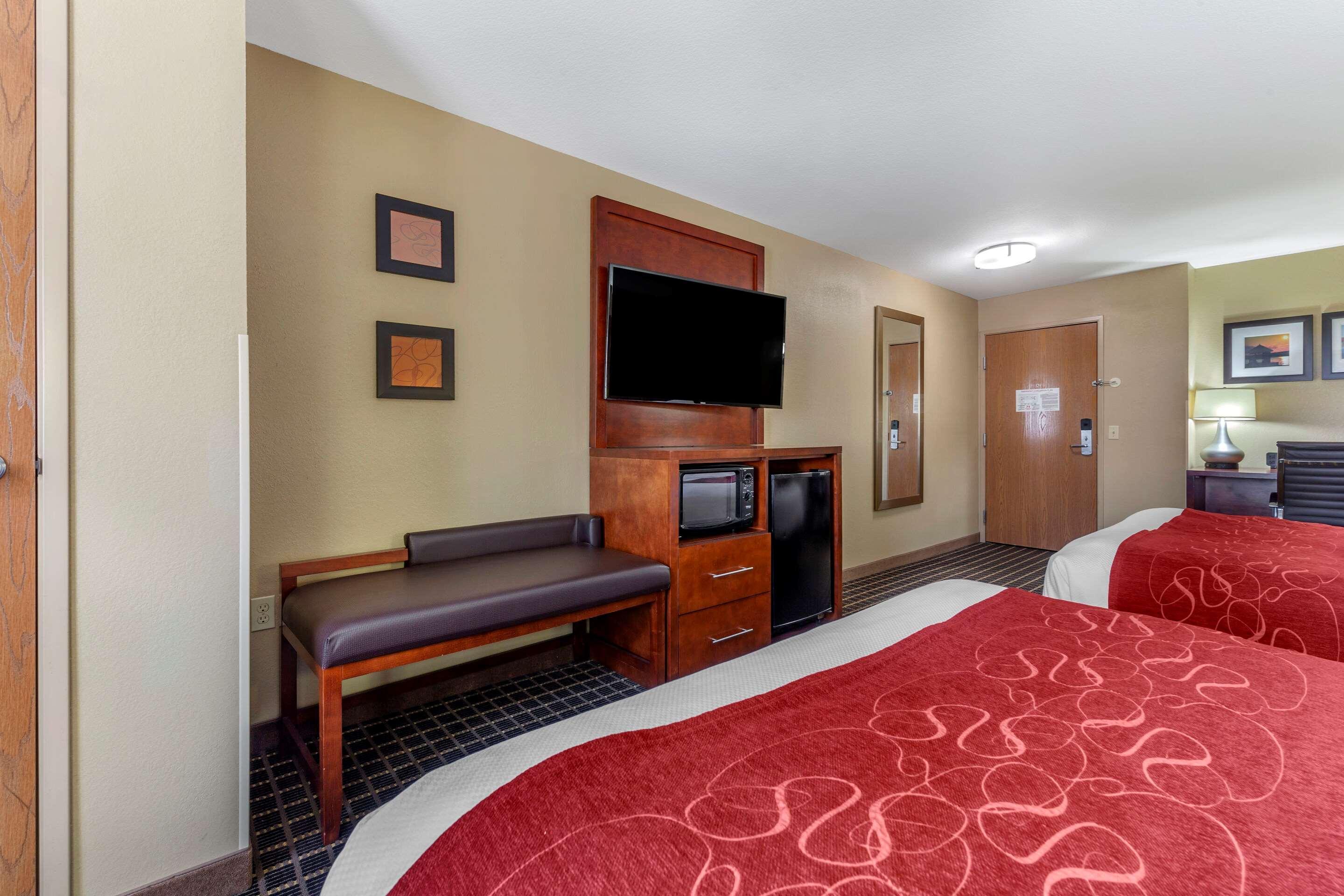 Comfort Suites Delavan - Lake Geneva Area Exterior photo