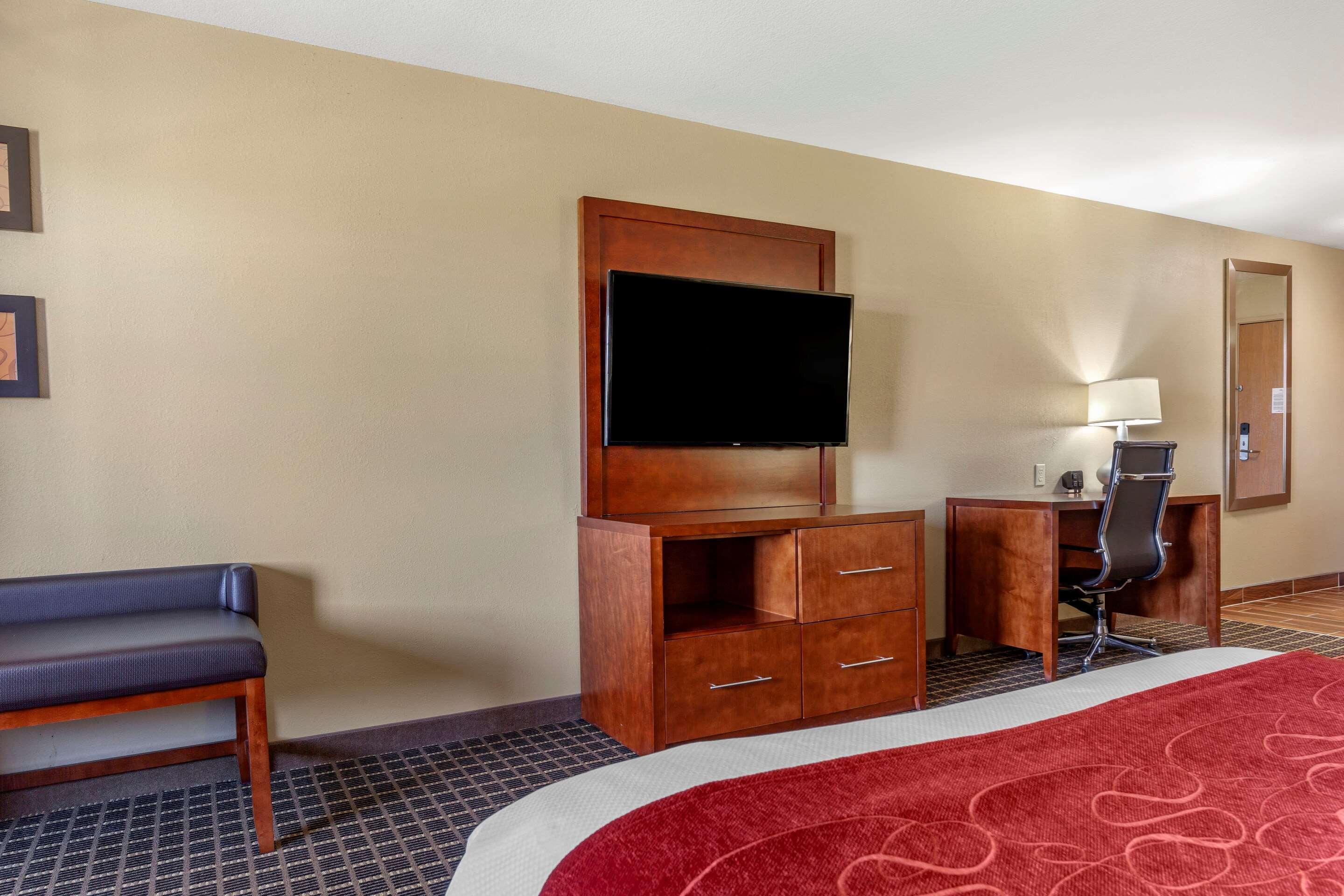 Comfort Suites Delavan - Lake Geneva Area Exterior photo
