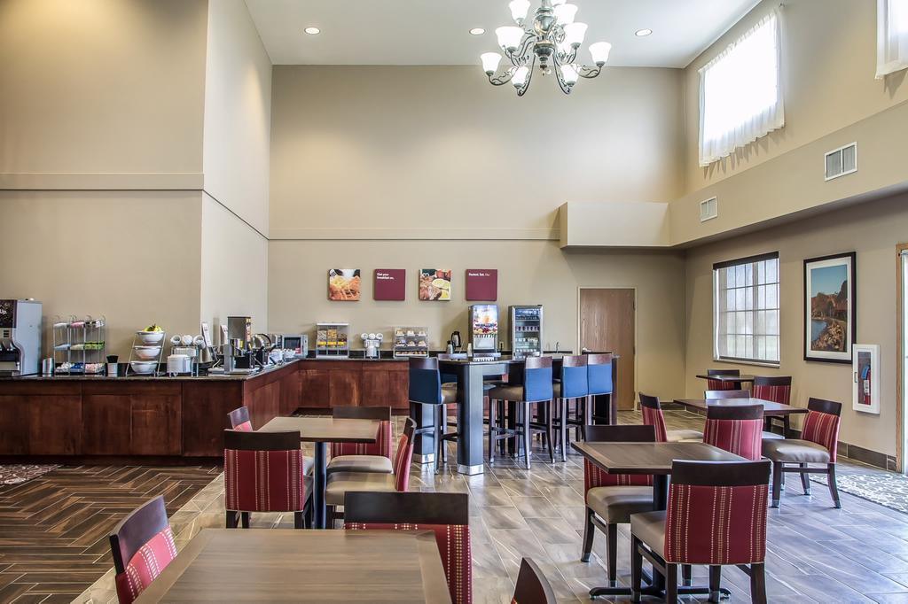 Comfort Suites Delavan - Lake Geneva Area Exterior photo