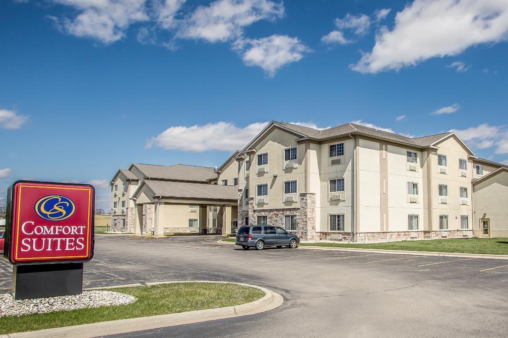 Comfort Suites Delavan - Lake Geneva Area Exterior photo