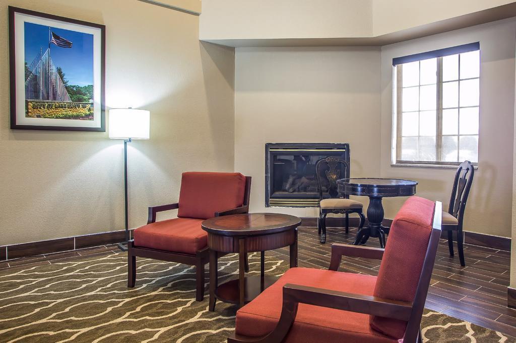 Comfort Suites Delavan - Lake Geneva Area Exterior photo