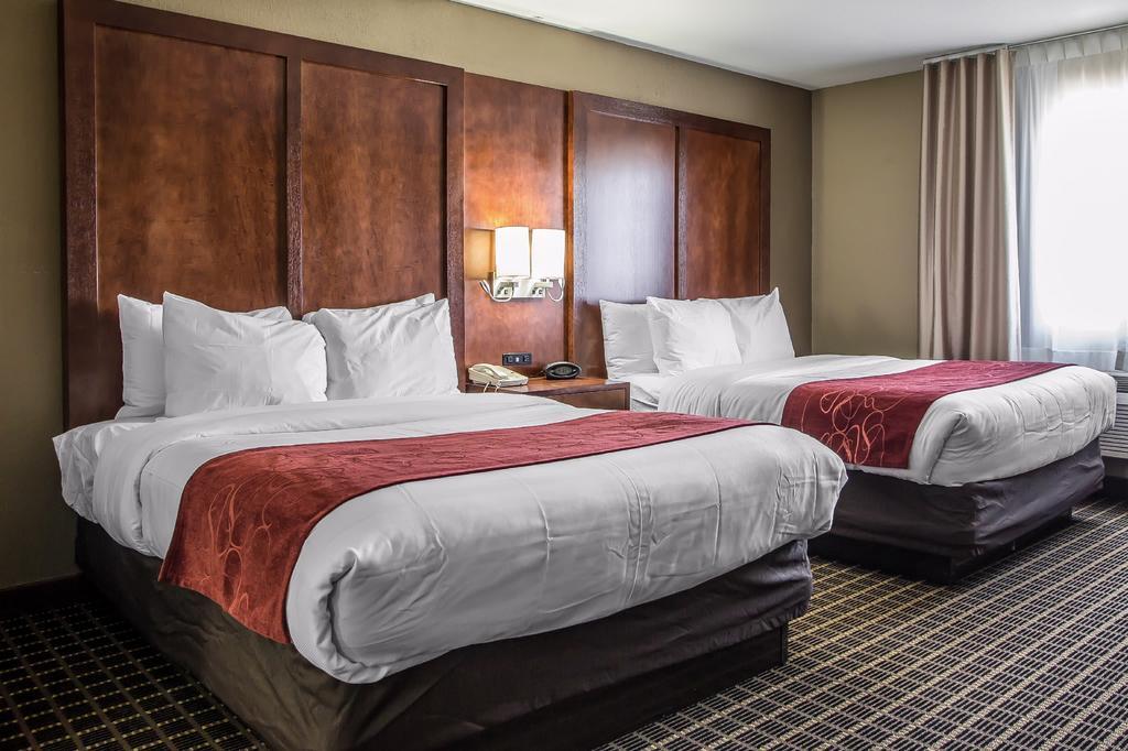 Comfort Suites Delavan - Lake Geneva Area Exterior photo