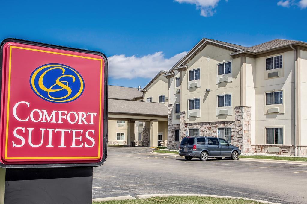 Comfort Suites Delavan - Lake Geneva Area Exterior photo