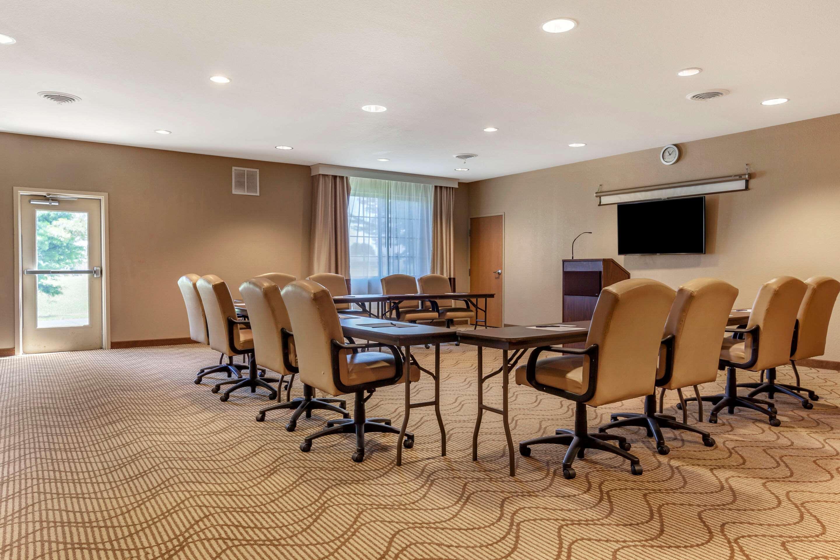Comfort Suites Delavan - Lake Geneva Area Exterior photo