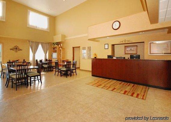 Comfort Suites Delavan - Lake Geneva Area Interior photo